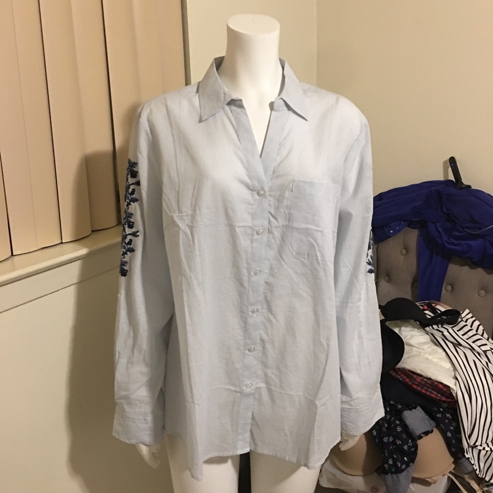lapis button down Woman shirt